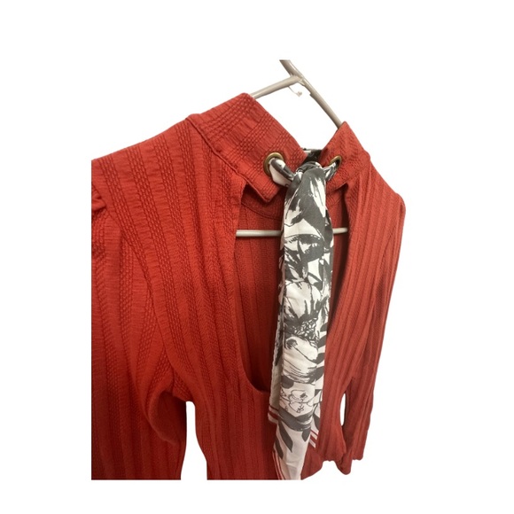 Free People Long Sleeved - Open Back With Ribbon Top - Picture 5 of 7